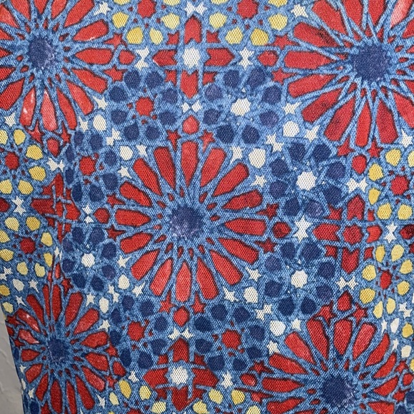 CHAPS Women’s Floral Pullover Size XL Red White Blue Yellow Ruffle V Neck - Picture 5 of 7